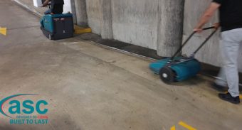 How To Remove Tyre Marks Using Effective Cleaning Machines?